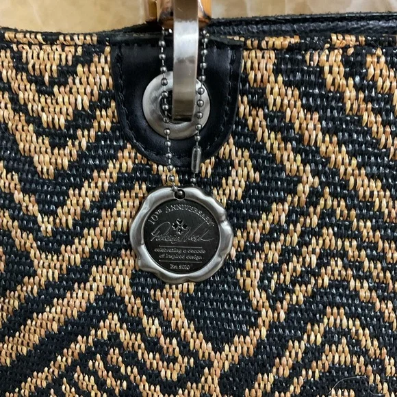 Patricia Nash Tribal Weave purse - Picture 5 of 12